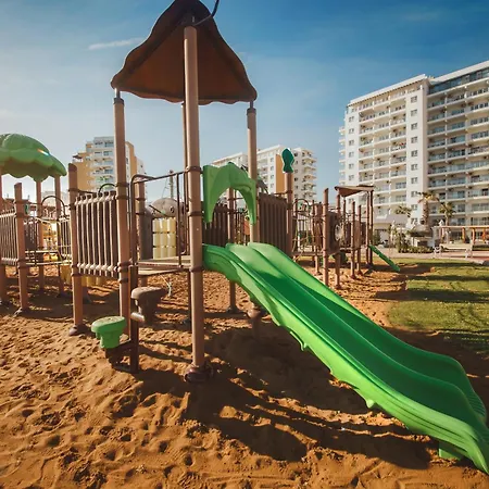 Caesar Socrates * לרנקה