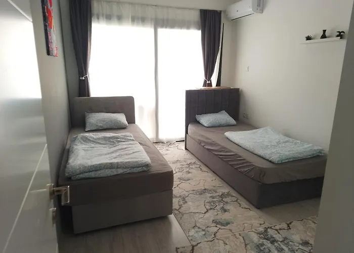 Caesar Socrates * לרנקה